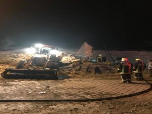 Besihanede Çıkan Yangında 40 Büyükbaş Telef Oldu