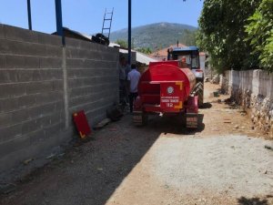 Muhtardan İtfaiye Tankeri İle Yangına İlk Müdahale