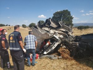 Kontrolden Çıkan Tır, Karşı Yönden Gelen Tırla Çarpıştı: 1 Ölü, 1 Yaralı