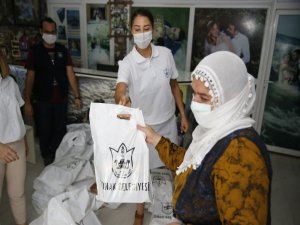 Konak’ta Bayram Öncesi Yüzler Güldü