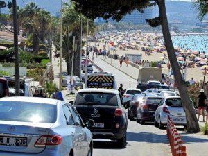 Çeşme’de Bayram Yoğunluğu