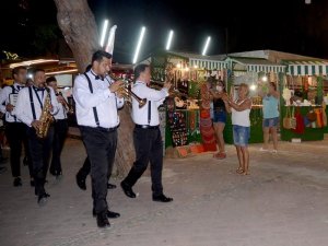 Bayramda Alkışlar Kuşadası Kent Orkestrası’na