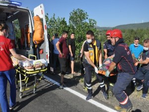 Otomobil Şarampole Yuvarlandı: 4 Yaralı