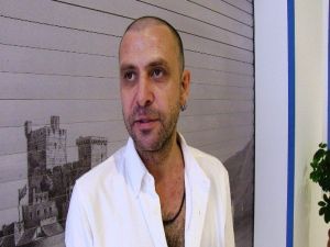 Nejat İşler Oyuncularını Gururla İzledi