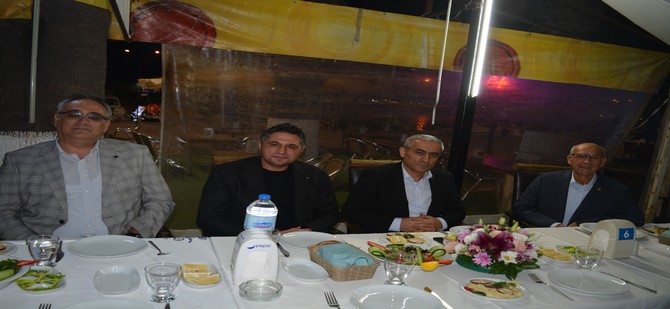 Aliağa'da amatör balıkçılar birlik ve beraberlik yemeğinde buluştu