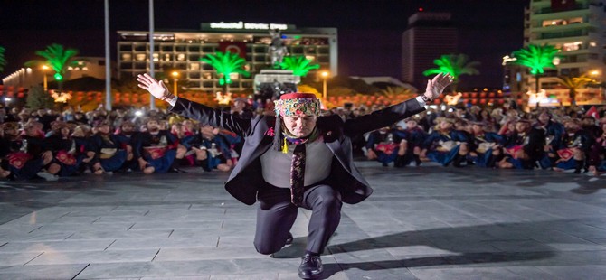 Başkan Soyer’den zeybek sürprizi