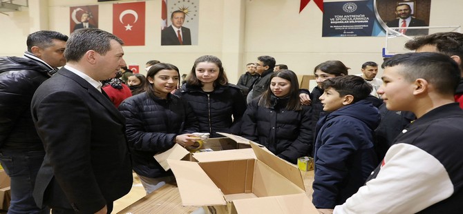 Bergamalı öğrencilerden depremzedelere destek