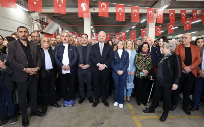 Menemen’de Miting Gibi Açılış!