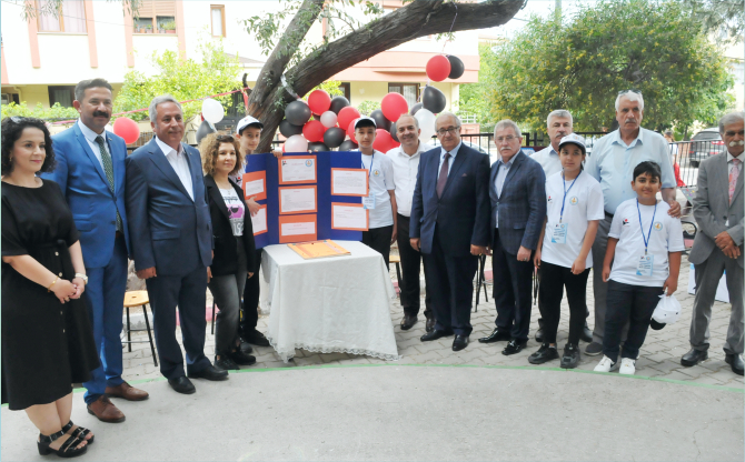 Mehmet Saka Ortaokulu'nda Tübitak 4006 Sergisi açıldı