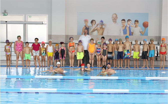 Menemen’de ücretsiz yüzme kursu kayıtları başladı