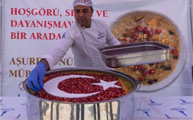 İzmir’de Muharrem ayı bereketi