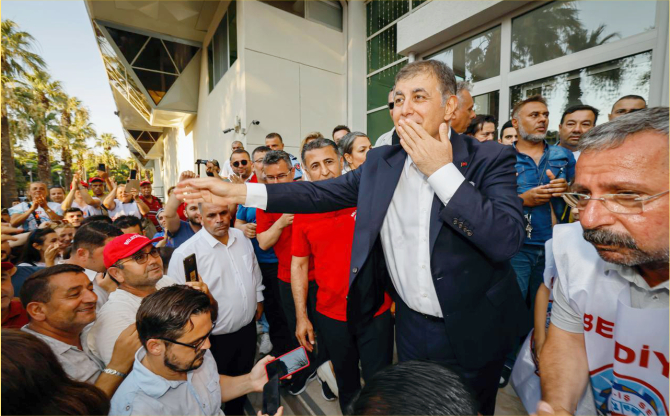 Başkan Tugay müjdeyi verdi: Tüm işçiler geri alınacak