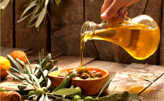 Zeytinyağı ihracatı üretici olmayan ülkelere yapılan ihracatla ayakta kaldı