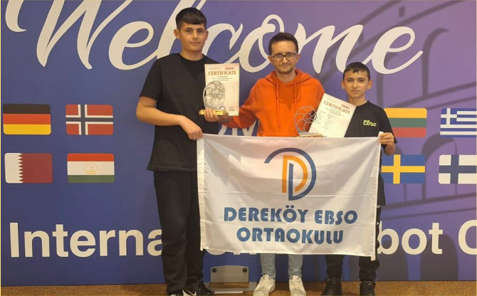 Bergama Dereköy Ebso Ortaokulu’ndan İtalya’da Çifte Gurur