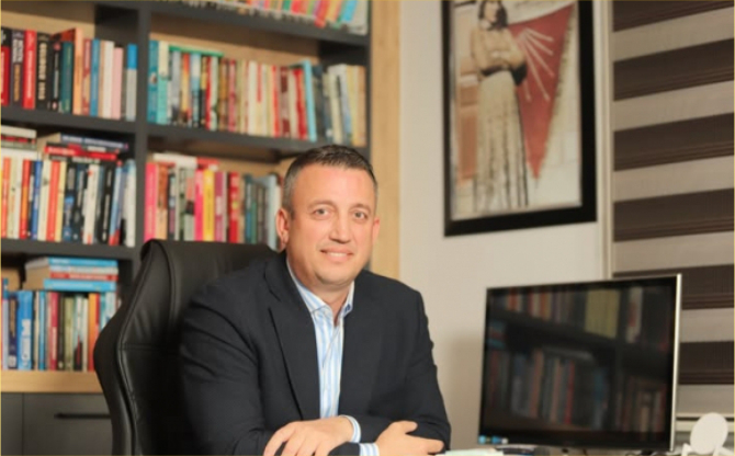 Chp'li Eroğlu'ndan Başkan Acar'ın Kariyer Eleştirisine Yanıt