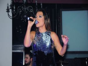 Pop Müziğinin Kraliçesi İzmir’e Geliyor