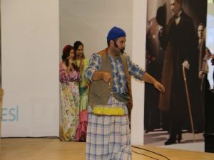 Şehir Tiyatrosuna İzmir’de Yoğun İlgi