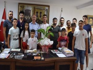 Sporculardan Başkan Kale’ye Teşekkür Ziyareti