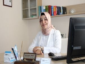 Op. Dr. Uğurlu; ”Hamilelikte Duruş Bozukluklarına Dikkat”