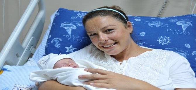 Engelli Yüzücülerin Ablası 'Anne' Oldu