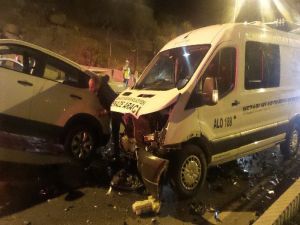 Cenaze Aracıyla Otomobil Çarpıştı: 1 Ölü, 1 Yaralı