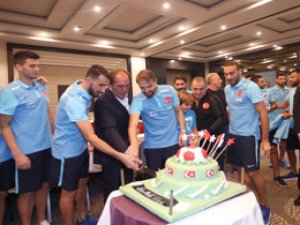Başkan Demirören'in Doğum Günü A Milli Takım Kampında Kutlandı