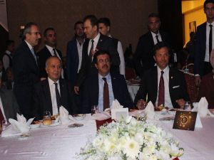 Ekonomi Bakanı Nihat Zeybekci:15 bin ihracatçımıza yeşil pasaport vereceğiz