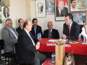 Başkan Özakcan’dan Demokrat Parti’ye Taziye Ziyareti