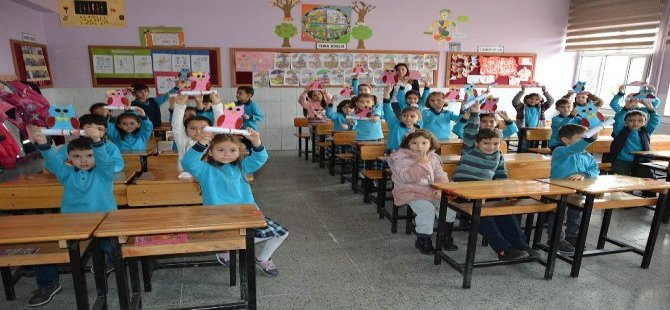 Vali Okur; "Hedefimiz Uşak’ı Eğitim Öğretimde Türkiye 1. Yapmak"