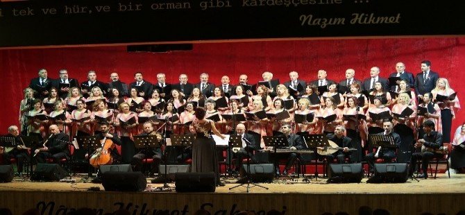 Gaziemir’de Kursiyerlerden Müzik Ziyafeti