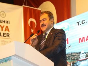 Bakan Eroğlu’ndan CHP’ye Kayıklı Gönderme