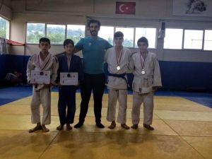 Salihlili Judocular Rize’den 4 Madalya İle Döndü
