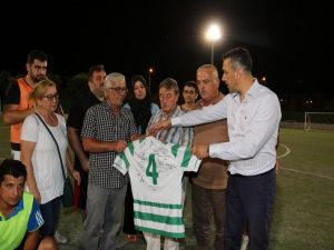 Manisa Bbsk Mustafa Derin Anısına Futbol Turnuvası Düzenledi