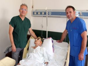 110 Yaşındaki Hastaya Kalça Kırığı Ameliyatı Yapıldı