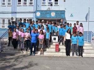 Alaşehir Belediyesi En Çok Atık Pil Toplayan Okulları Ödüllendirdi