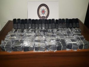 Denizli’de 300 Kaçak Cep Telefonu Yakalandı
