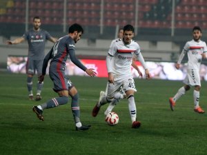 Ziraat Türkiye Kupası: G.manisaspor: 0 - Beşiktaş: 1 (İlk Yarı)