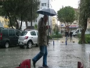 Didim’de Şiddetli Yağış Yaşamı Etkiledi