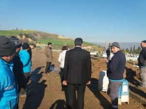 Alaşehir’de Mezarlıklara Yenileme Çalışması