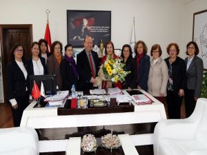 Chp’li Özdemir Ve Yönetiminden Başkan Özakcan’a Ziyaret