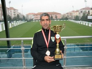 Şampiyon Atlet Sakatlıktan Türkiye İkinciliğiyle Döndü