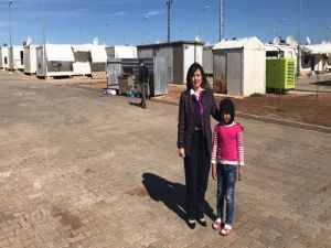 Rektör Tunçsiper, Mülteci Kampında Çocuklarla
