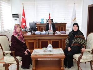 Vali Nayir, Mehmetçiğe Destek İçin Ekmek Yapan Kadınları Kabul Etti