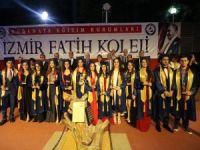 İzmir Fatih Koleji Mezunlarını Uğurladı