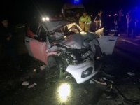 Araçta Sıkışan Sürücüyü İtfaiye Kurtardı