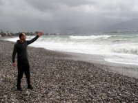 Fethiye’de Şiddetli Rüzgar Yüksek Dalgalar Oluşturdu