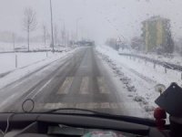 Karlı Yolda Tır Devrildi