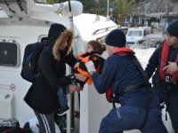 İzmir’de 75 Kaçak Göçmen Yakalandı