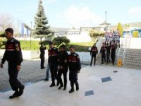 Ziyarete Gittikleri Evin Sahibini Sandalyeye Bağlayıp Gasp Ettiler