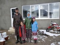 Elektrik Ve Suyu Olmayan Evde Yaşam Mücadelesi